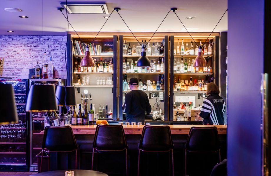 bar-awaiting-5 bar-awaiting-5